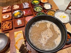 -银米·云南传统过桥米线(双廊黑金冠店)