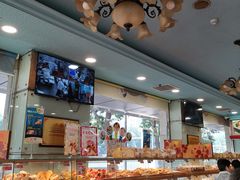 面包甜点陈列柜-新侨三宝乐面包店(崇文门店)