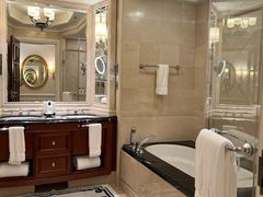 -广州富力丽思卡尔顿酒店