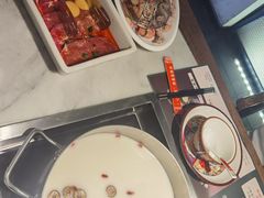 -尚尚仙·酸汤猪手·猪肚鸡火锅(华联万柳购物中心店)