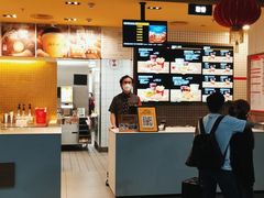 -麦当劳(深圳北站B2检票口楼上)