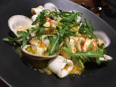 溫熱海鮮沙拉配牛油果-Mercato莫卡多露台餐厅与酒吧(K11店)