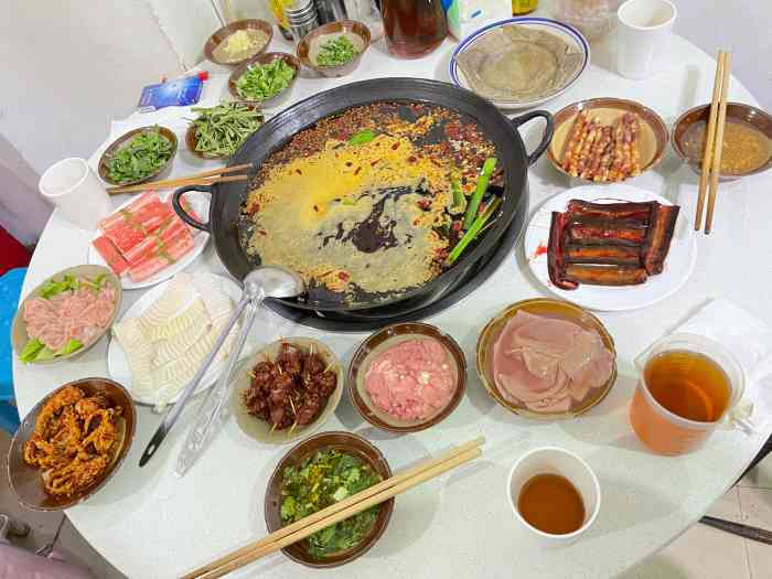 青年火锅(玉林总店)-"在玉林白云巷里,晚上八点半都排了大半个小.