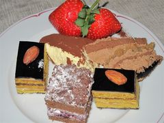 甜品-广州花园酒店-凌璇阁360度高空海鲜自助餐CAROUSEL