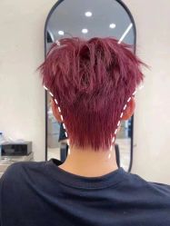 -一家只做男发烫染的店