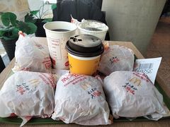 -麦当劳(展览路店)