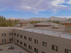 -敦煌山庄摘星阁