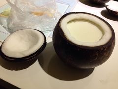 -志龙皇冠吃货椰子铺