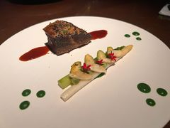 红烧牛小扒配芹菜面包屑-Aqua