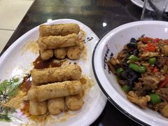 -湖南人家湘菜馆(镇江路店)