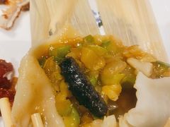 海参包子-方国老头包子·39年威海本地老字号•小船海鲜疙瘩汤