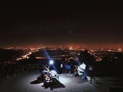 -鬼笑石后山停车场