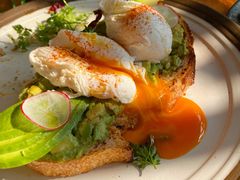 牛油果温泉蛋吐司-O'mills Sourdough Bakery&Bistro(永嘉路店)