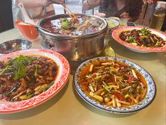 -牟记江湖重庆地标特色菜鱼蛋海鲜羊蝎子(巴南区黑金冠十多年好店)