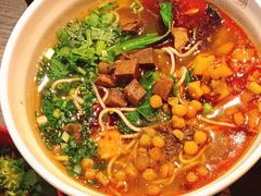 -爆炸头阿姨小四川正宗川味小吃(无任何分店)