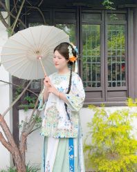 -洛水阁·汉服妆造体验馆(山塘街店)