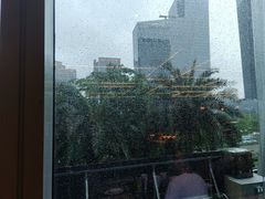 -大中华希尔顿酒店-念自助餐·嗨啤·小龙虾