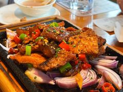 家乡糍粑鱼-莲餐厅·湖北菜·潜江小龙虾店(愚园路店)