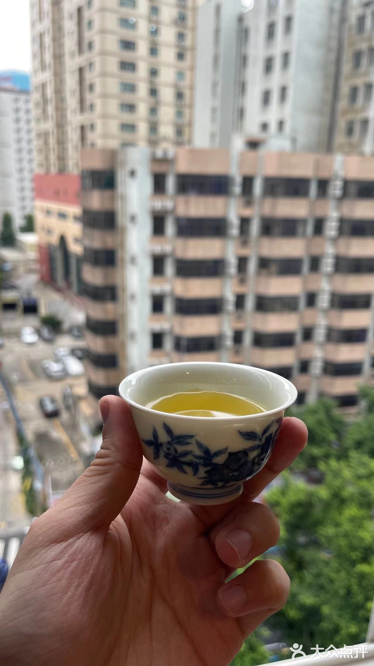 流光溢彩。执一盏茶，细品