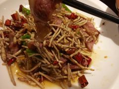 -有红鸡毛店·川菜(建设路店)