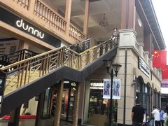 -王府井奥莱临潼小镇(临潼店)