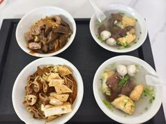 -松树干拌面店