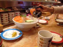 我专心食寿司，佢哋专心食三文鱼-万岁寿司(芳村店)