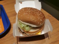 狠霸王牛堡-汉堡王(EAC欧美中心店)