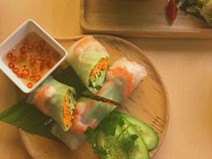 越南传统生包鲜虾春卷-来龙里 精致 东南亚餐室(万象城店)
