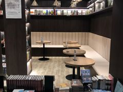 -钟书阁(群光广场店)