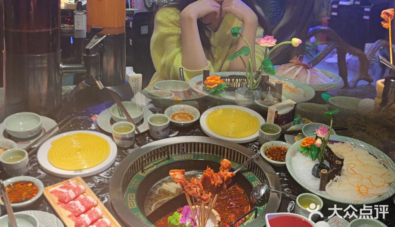 洞为主 题的火锅在长沙还是第一次体验，环境好又有特色