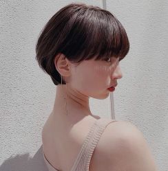 -十六番发型师事务所