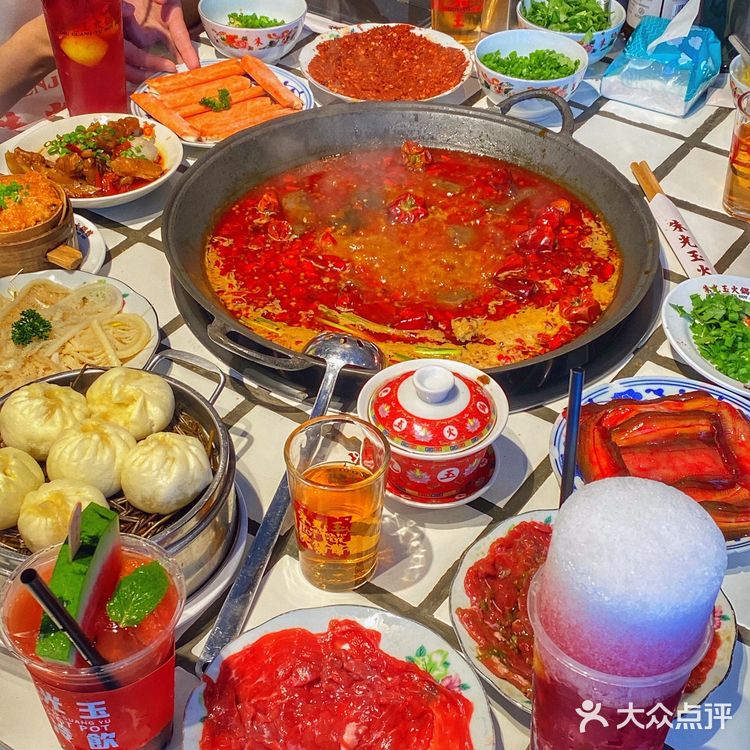 排队N小时的朱光玉火锅到底有多好吃⁉️