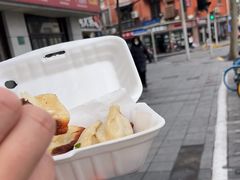 -黄阿姨锅贴大王(万航渡路店)