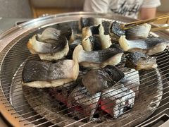 -围炉肉舍•炭烤活鳗•丹东海鲜烤肉(步行街店)