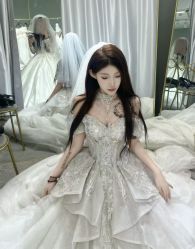 -莫小姐婚纱