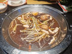 云南野生菌清汤锅-潘小辣鲜肉老火锅