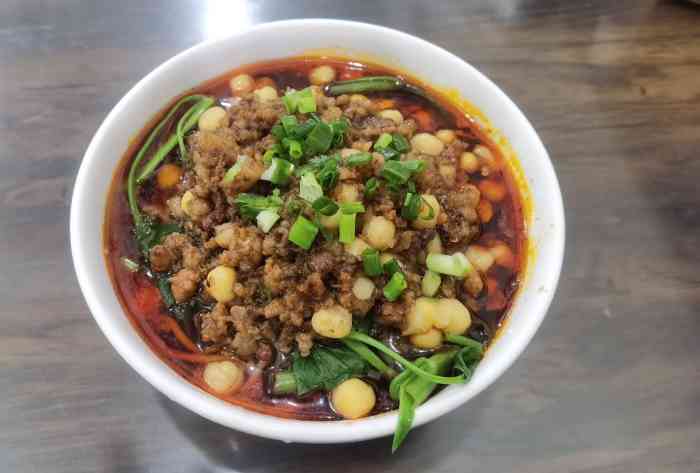 龙泽碧·龙氏机场豌豆面-"出名的"两路机场碗杂",现在已经没落了.