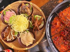-艾嬢七八九老火锅(37年李子坝店)