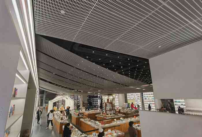 pageone(北京坊店)-"坐落在前门的大书店.我们大北京也有时尚潮.