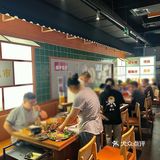 卧卧卧！！烤肉店也换万圣节皮肤了！！