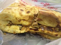 熏肥肠鞋底火烧-宝光熏肉鞋底火烧(新街口店)