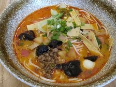 -蒙自源米线大王(东站店)