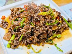 猫爪菇炒牛肉-下梅人家土菜馆(历史文化餐厅度假区店)