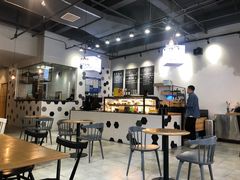 大堂-HELLO 27 意面·沙拉·帕尼尼