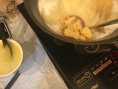 -鲜入围煮花胶鸡海鲜火锅