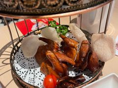 招牌脆皮乳鸽子-避风塘(宝山万达店)