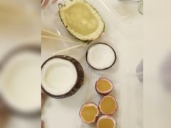 -志龙皇冠吃货椰子铺