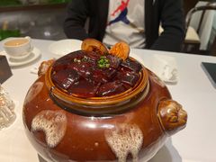 紫砂红烧肉-松鹤楼·非遗·苏帮菜(融科店)