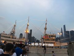 -黄浦江游览十六铺3号码头网红自助餐